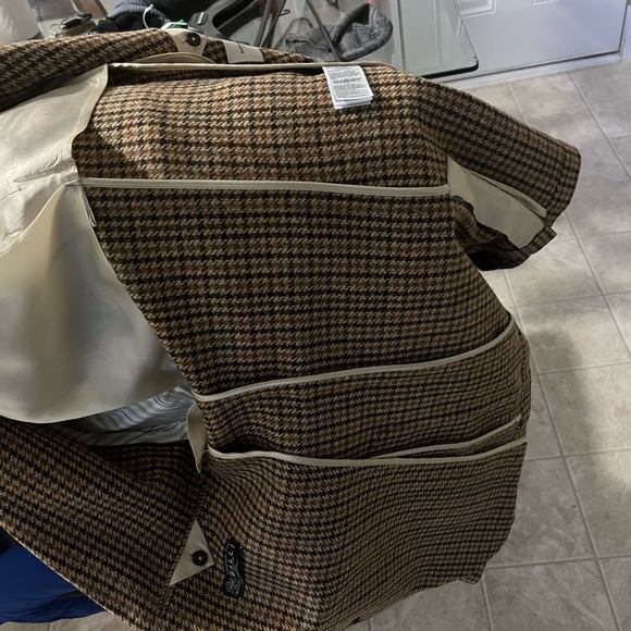 Banana Republic relaxed tapered fit suit. Jacket and pants. - Picture 5 of 9